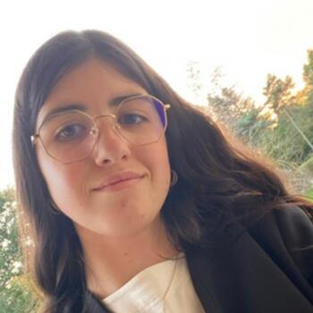 Babysitter in L'Hermitage-Lorge: Maureen