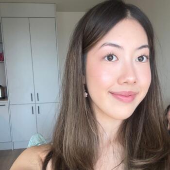 Babysitter in London: Hana