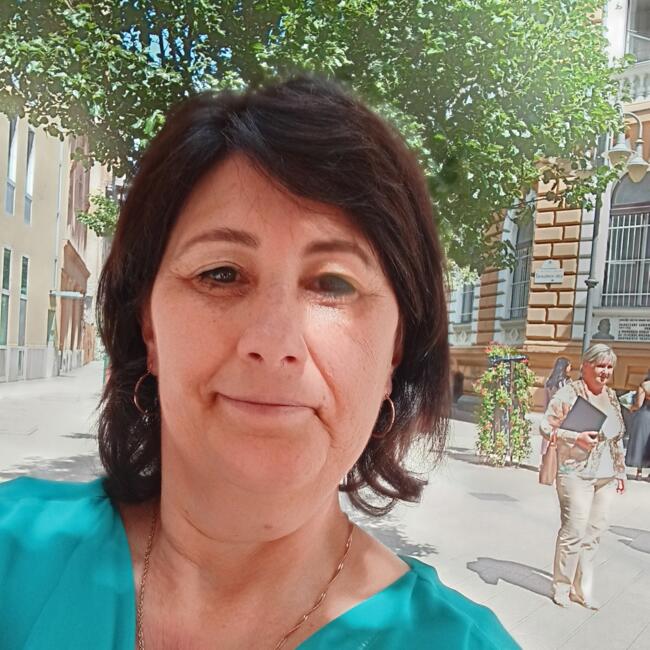 Babysitter in Debrecen: Valéria