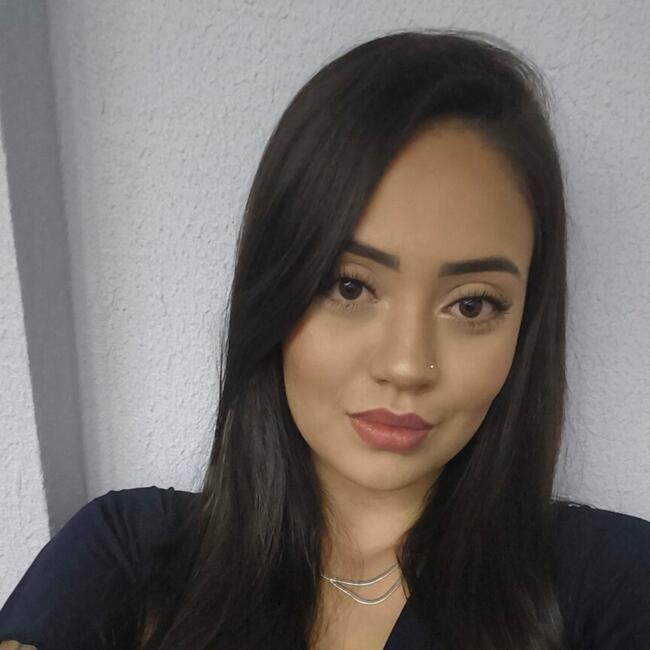 Babysitter in Pato Branco: Emily