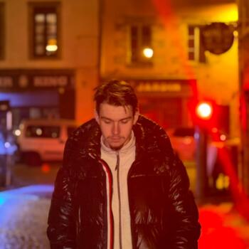 Babysitter in Quimper: Adam