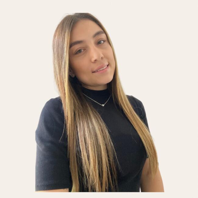 Babysitter in Hialeah: Valentina Henao