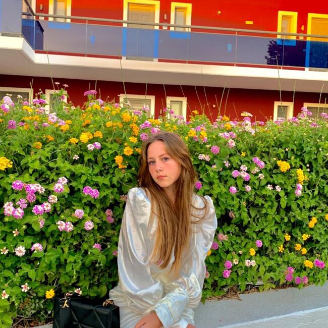 Babysitter in Vivonne: Emma
