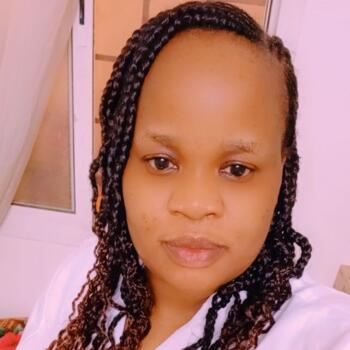 Babysitter in Riyadh: Rosiana