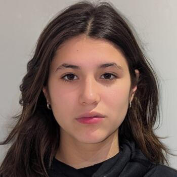 Babysitter in London: Isabella