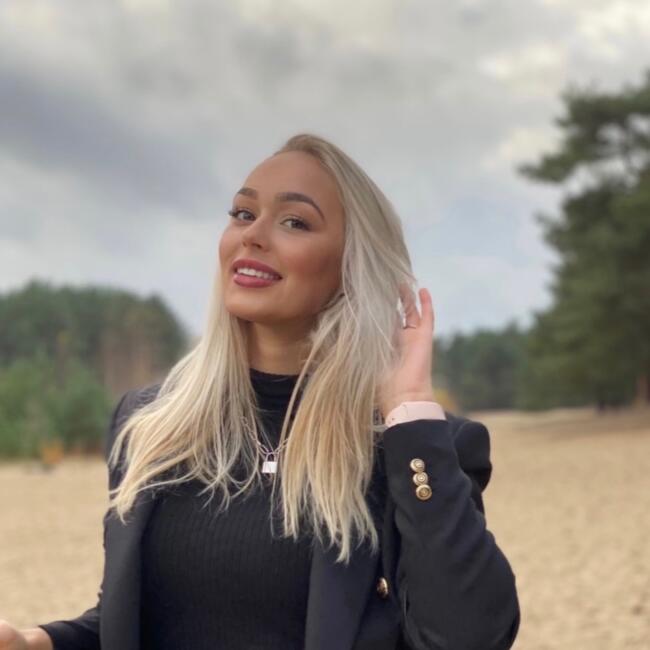 Baby-sitter in Oss: Demi