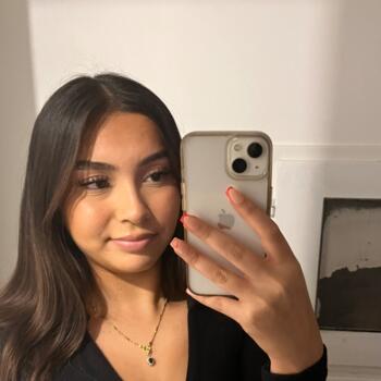 Niñera en Jouy-le-Moutier: Callie