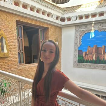 Babysitter in La Rochelle: Andria