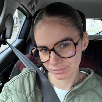 Babysitter in Sathonay-Camp: Clemence