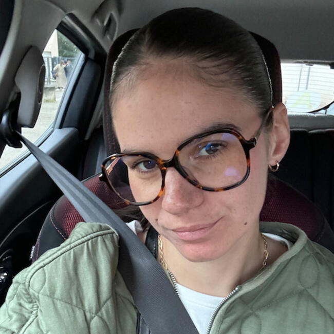 Babysitter in Sathonay-Camp: Clemence