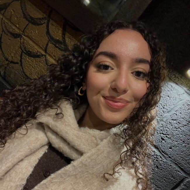 Babysitter in Horsham: Salma