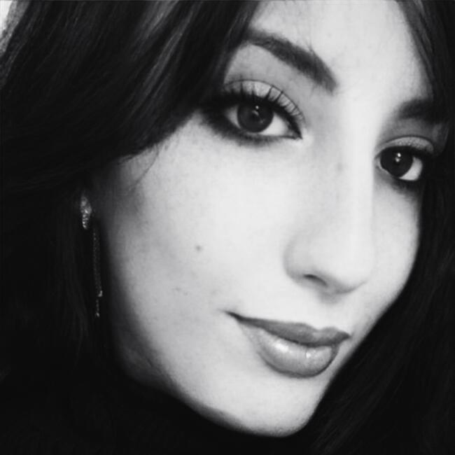 Babysitter in Marseille: Maria