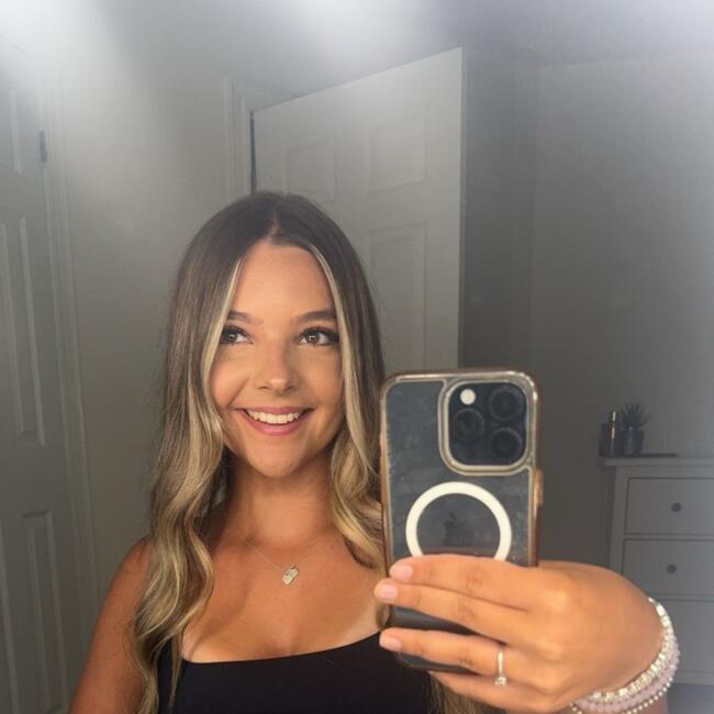 Babysitter in Oakville: Riley