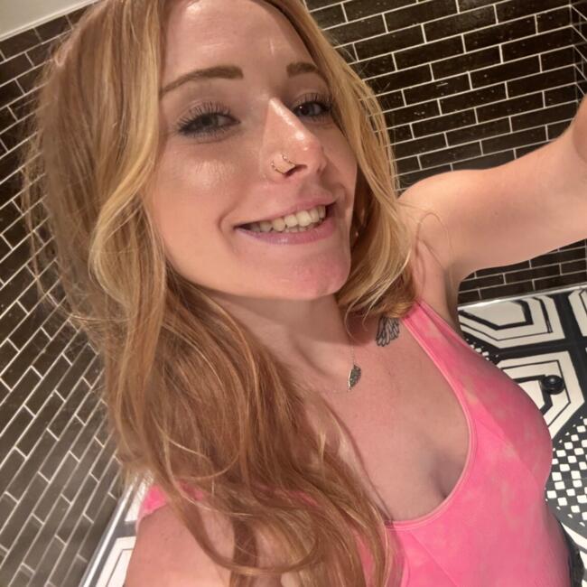 Babysitter in Fort Worth: Angela