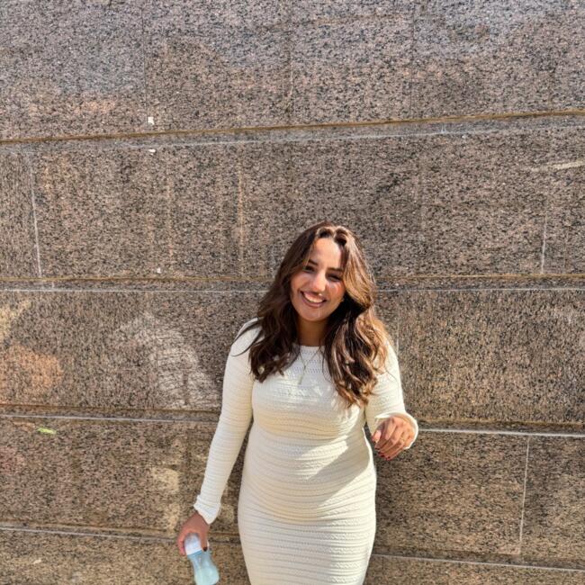 Babysitting job in Cairo: Samira
