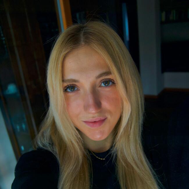 Babysitter in Portsmouth: Sofia