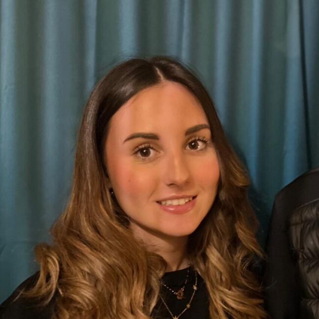 Babysitter in Le Mesnil-sur-Oger: Lea