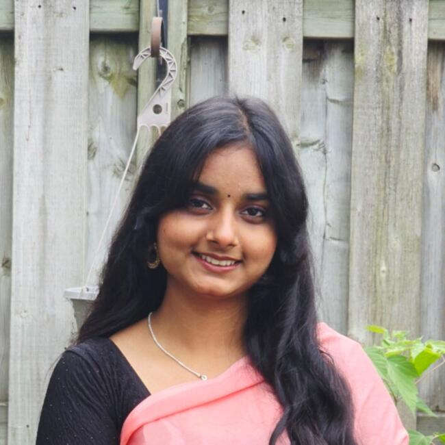 Nounou à London: Nidhi