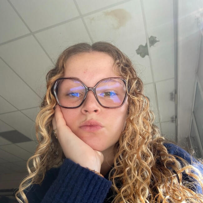 Babysitter in Poitiers: Charlotte