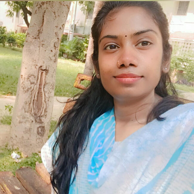 नई दिल्ली में बेबीसिटर: Komal