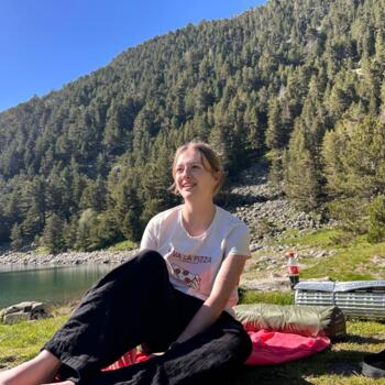 Babysitter in L'Honor-de-Cos: Lou