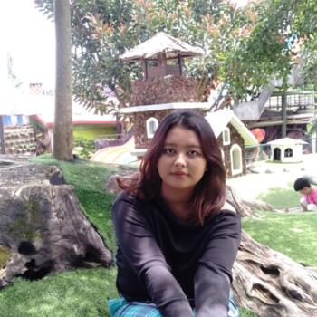 Babysitting job in Bekasi: babysitting job Aurelia