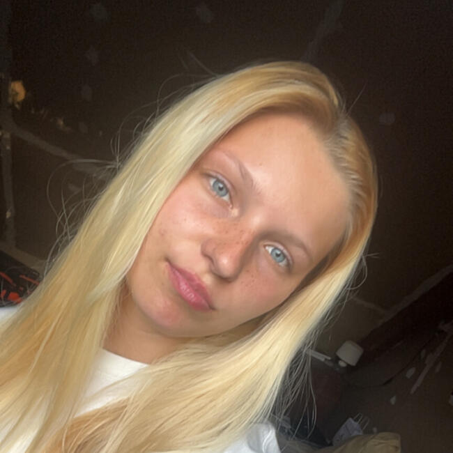 Babysitter in Jouy-en-Josas: Tiffenn