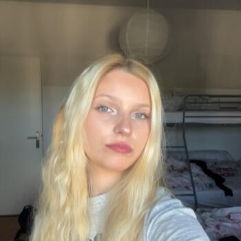 Babysitter in Jouy-en-Josas: Tiffenn