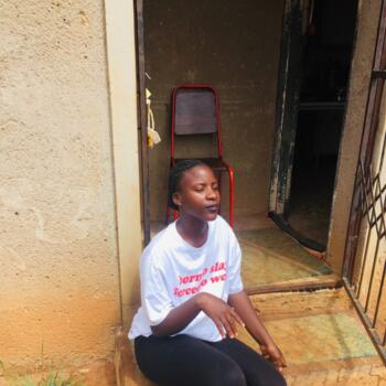 Babysitter in Hlogotlou: Zintle