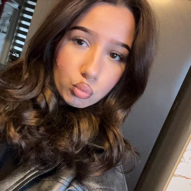 Babysitter in Oostrozebeke: Nikola