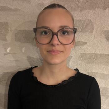 Babysitter in Saint-Melaine-sur-Aubance: Louise