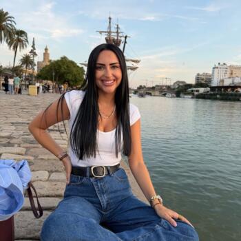 Canguro en Sevilla: Nayara