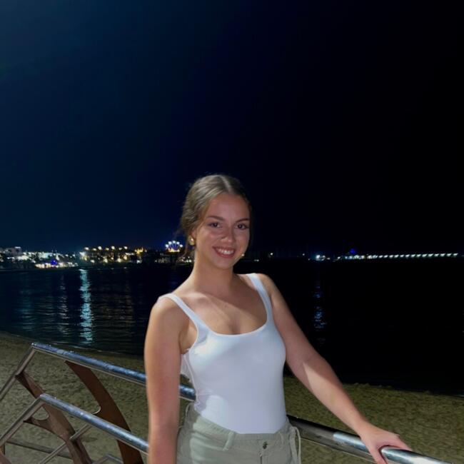 Babysitter in Puente-Genil: Elena