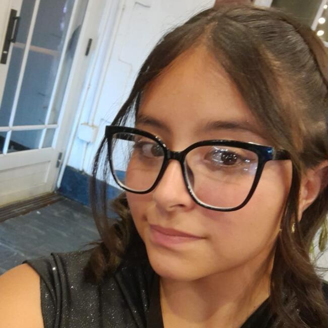 Babysitter in Almirante Brown: Alma