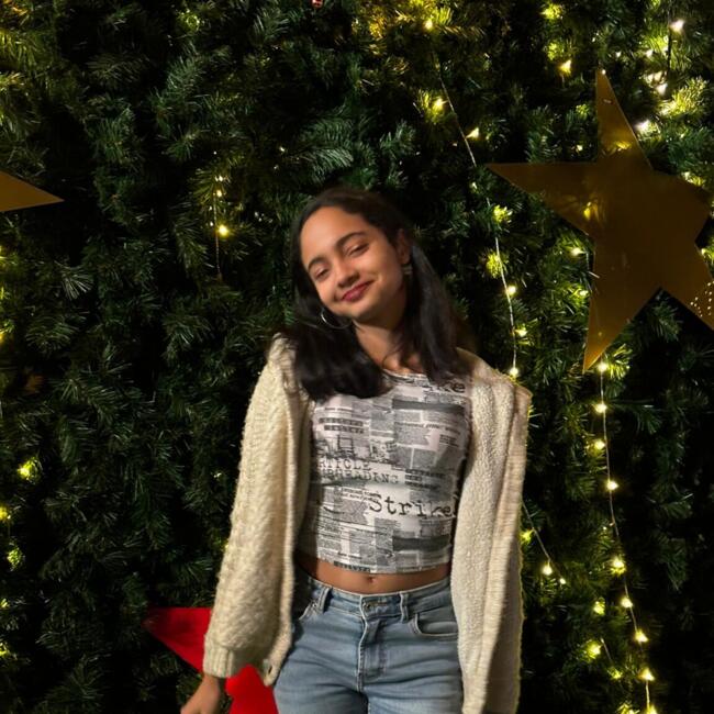 Babysitter em Paço de Arcos: Maria