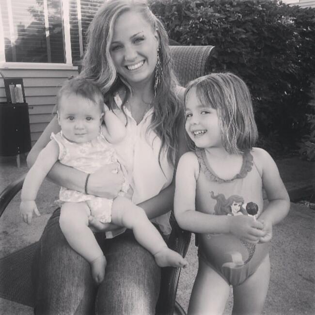 Nanny in West Dundee: Bella