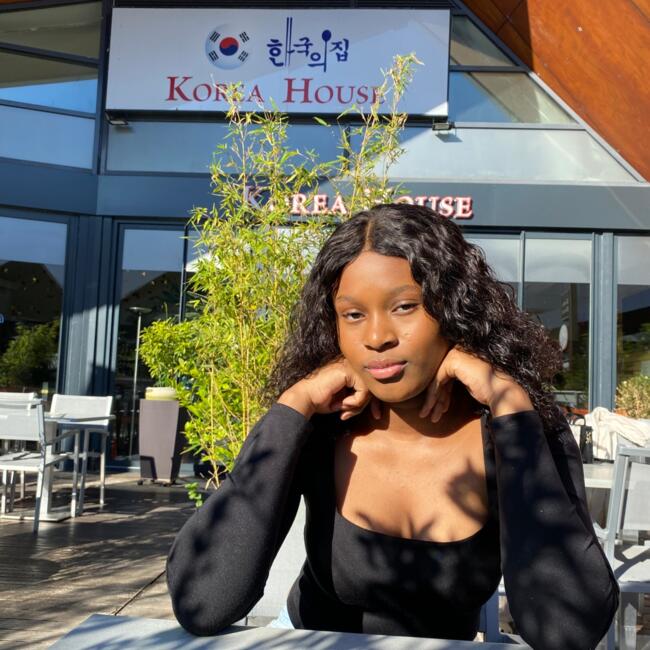 Babysitter in Noisy-le-Grand: Delicia