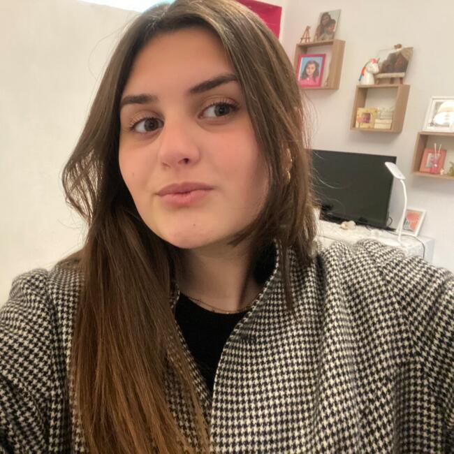 Babysitter em Santarém: Simone