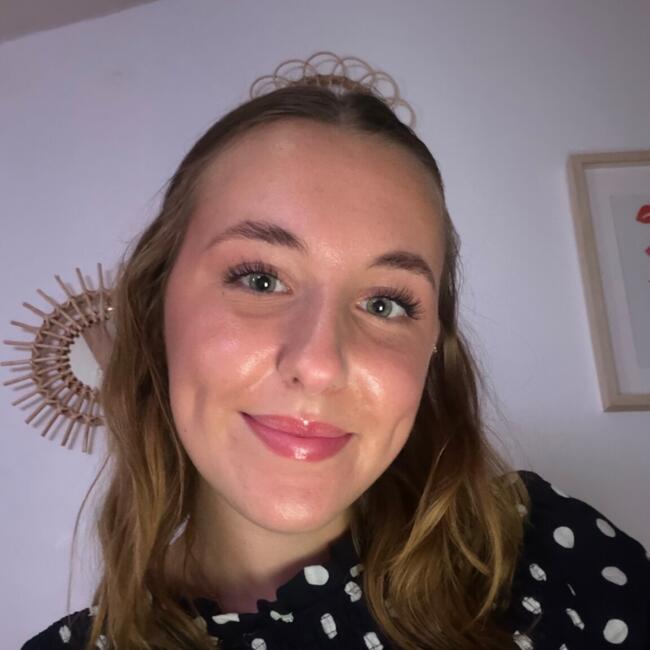 Baby-sitter à La Couronne: Manon