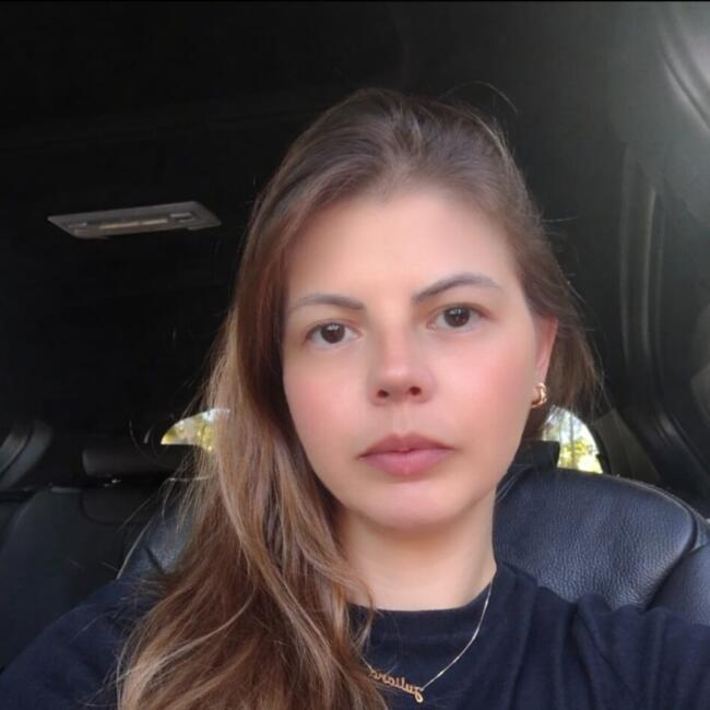 Babysitter in Balneário Camboriú: Juliana