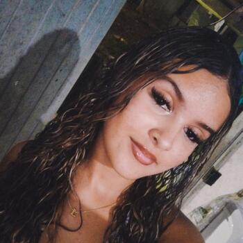 Babysitter in Porto Seguro: Lavinya