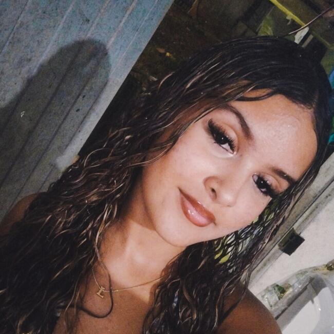 Babysitter in Porto Seguro: Lavinya