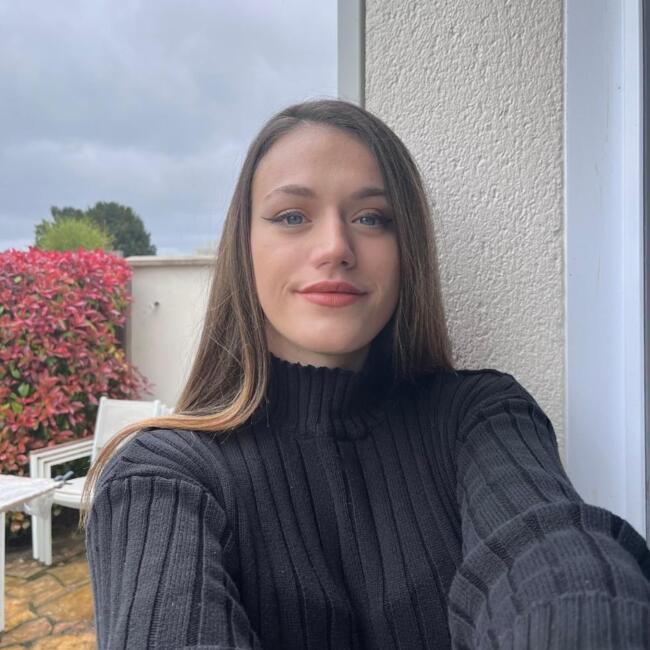 Babysitter in Chambly: Clara