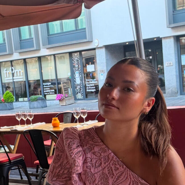Babysitter in Cannes: Jenna