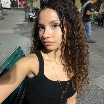 Babysitter in Milan: Dayanara Valentina