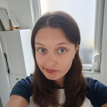 Babysitter in Paris: Léa