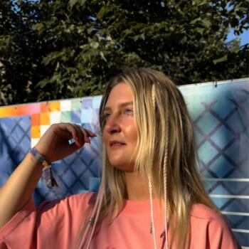 Aukle pilsētā Kalngale: Darta