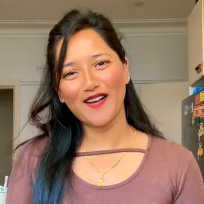 בייביסיטר ב- סידני: Mansu