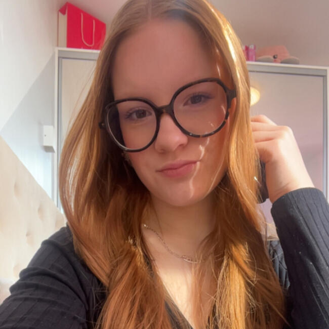 Babysitter in Thuellin: Candice