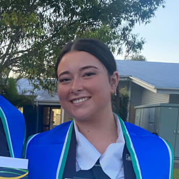 Babysitter in Gatton: Laura